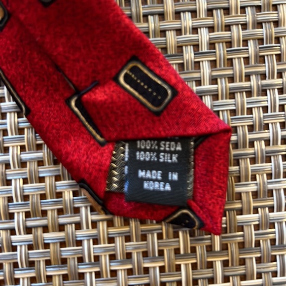 Do moggiio 100% Silk Tie Men Color: Red - Picture 3 of 4